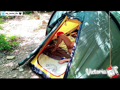 ❤️ Nakuha sa camera Madamdaming haltak off Stranger in a tent ☑ Porno sa amin ❌️