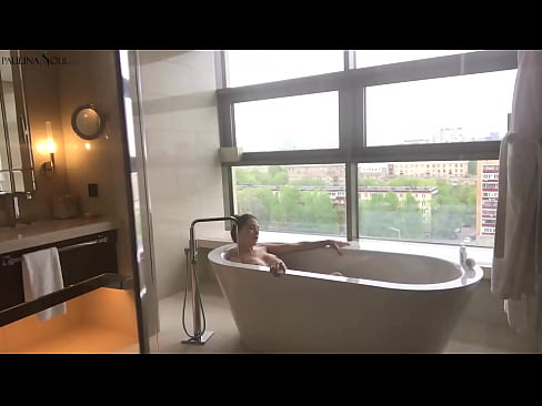 ❤️ Napakalaking babe madamdamin jerking off ang kanyang puki sa banyo ☑ Porno sa amin ❌️