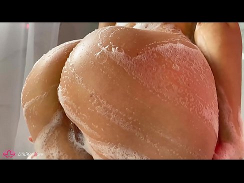 ❤️ Sinasasal ni Brunette ang Pussy gamit ang Vibrator sa Matinding Orgasm sa Shower ☑ Porno sa amin ❌️